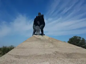 Pamyatnik Zhenshchinam-Mekhanizatoram
