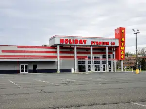 Holiday Cinemas Stadium 14