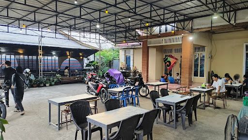 Tugu Karet Simpang Pinoh
