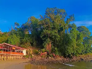 Minanga Beach