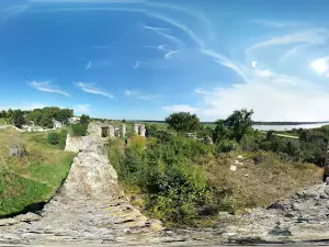 Novomalynskyy castle