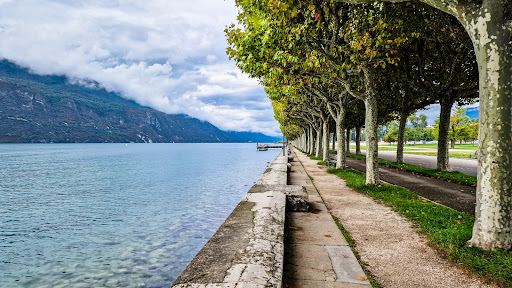 Compare 5 airports near Aix-les-Bains
