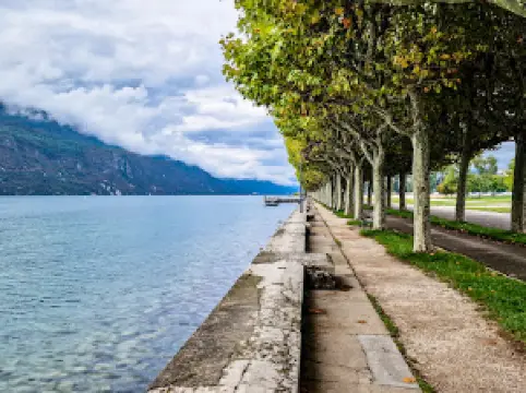 Esplanade du Lac