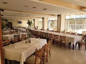 РЕЛАКС Център Хотелски комплекс "Релакс кооп" / RELAX Center Hotel complex "Relax COOP"