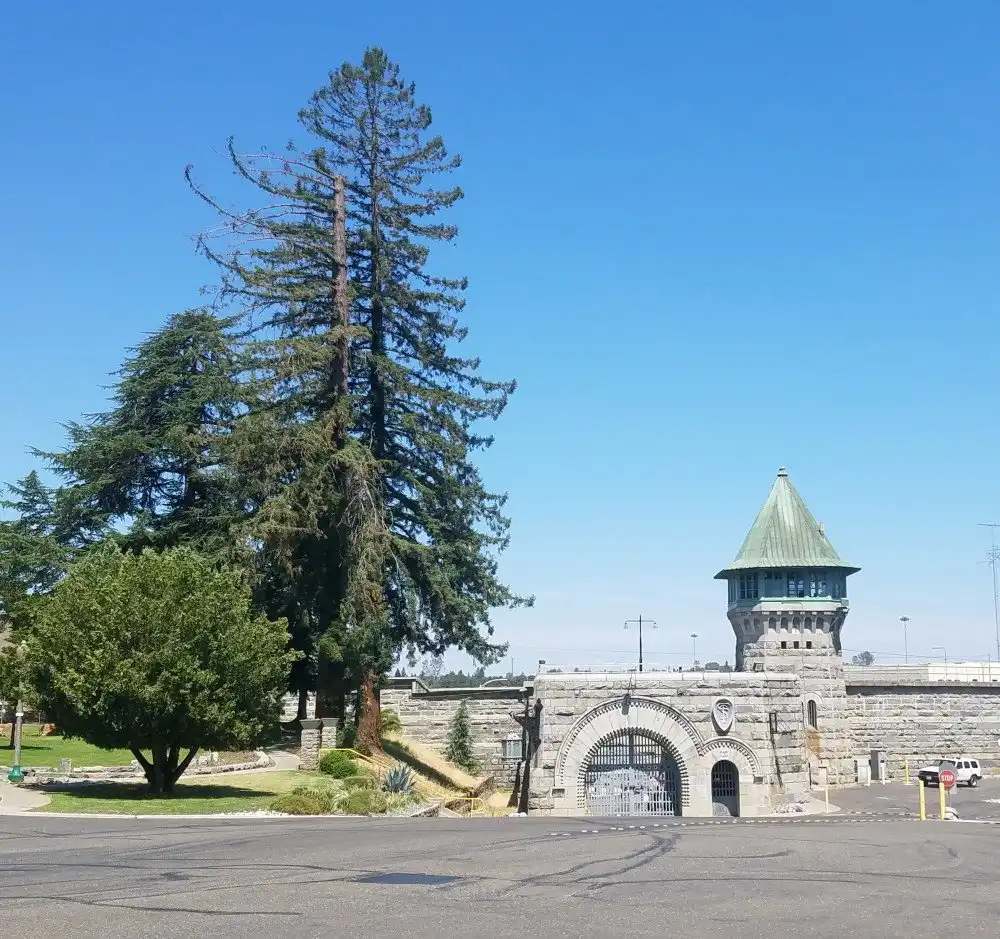 Hotels near Folsom Prison Museum