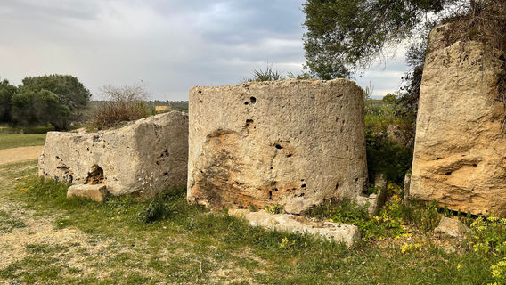 Cave di Cusa (Cusa Quarries)
