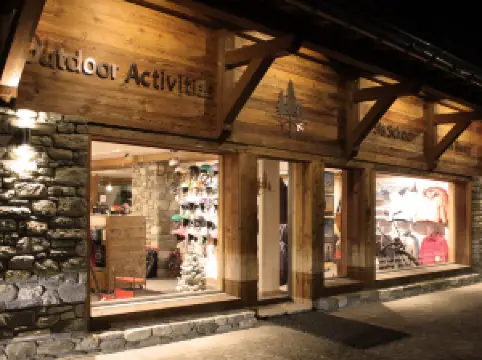 Sommet et Neige - Retail and Rental Shop, Ski school
