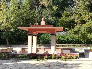 Минеральный источник "Момина Баня"