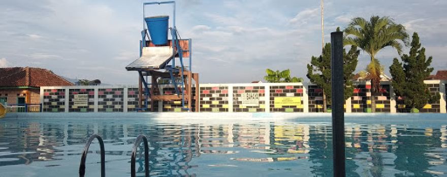 Kolam Renang Ma'arif