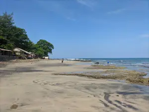 Beautiful beaches Manalusu Parks