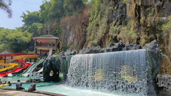 Pesona Nirwana Waterpark
