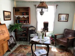 Nellie's Homes of Manitou (Nellie McClung Heritage Site)