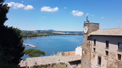 Lungo Lago Capodimonte