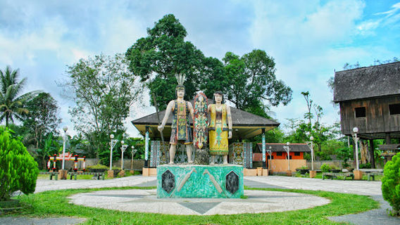 Rumah Betang Pasar Panas - Museum Lewu Hante
