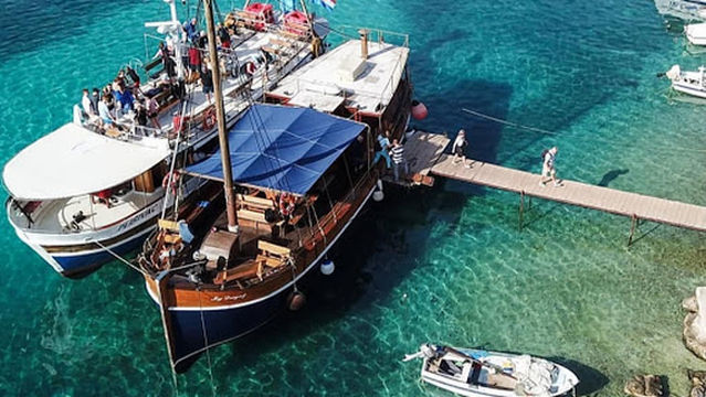 Three island tour Trogir Plišivac