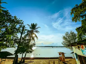 Raskazone Beach.