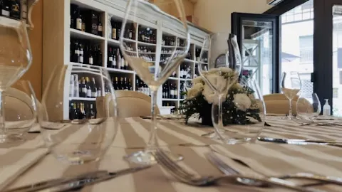 Enoteca Migliorati in 翁貝蒂德
