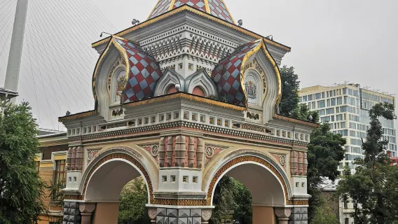 玻璃海灘+託卡列夫斯基燈塔+俄羅斯凱旋門+金角灣一日遊