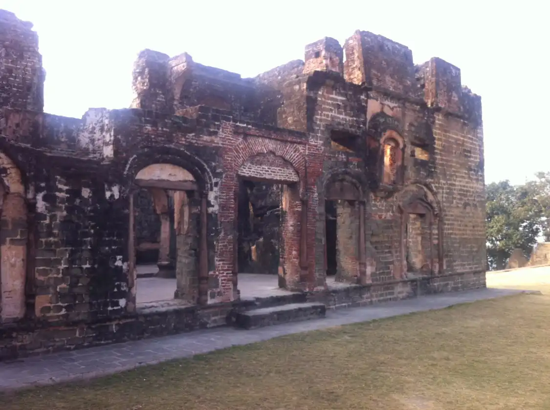 Hotels near Nurpur Fort, Himachal Pradesh