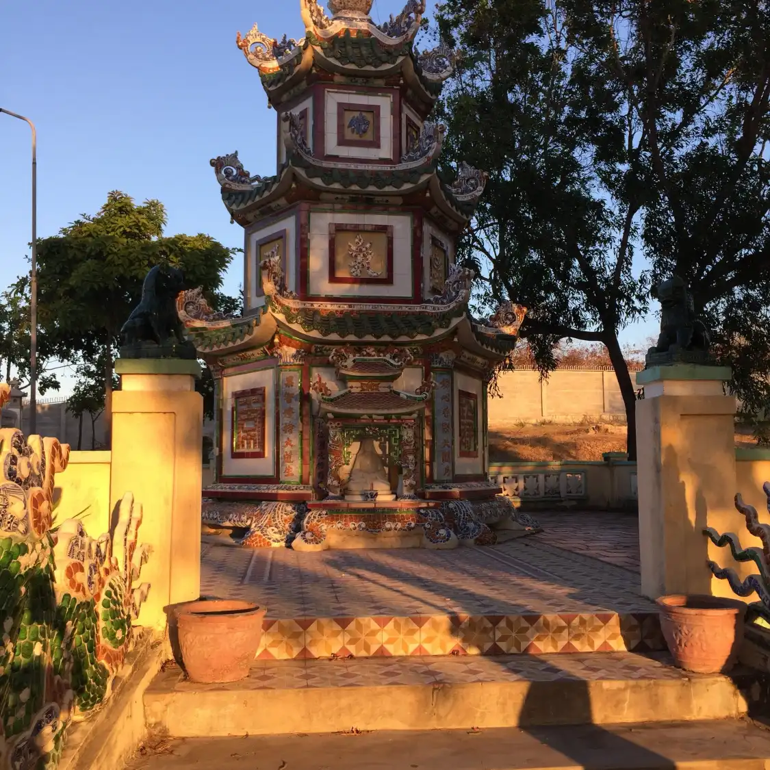 Hotel in zona Linh Long Tu Temple