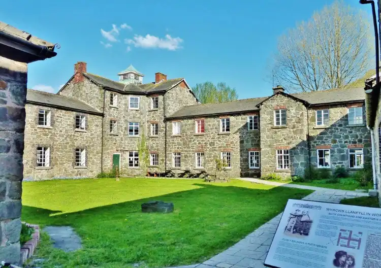 Llanfyllin