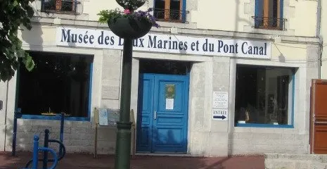 Le Musee des Deux Marines et du Pont-Canal