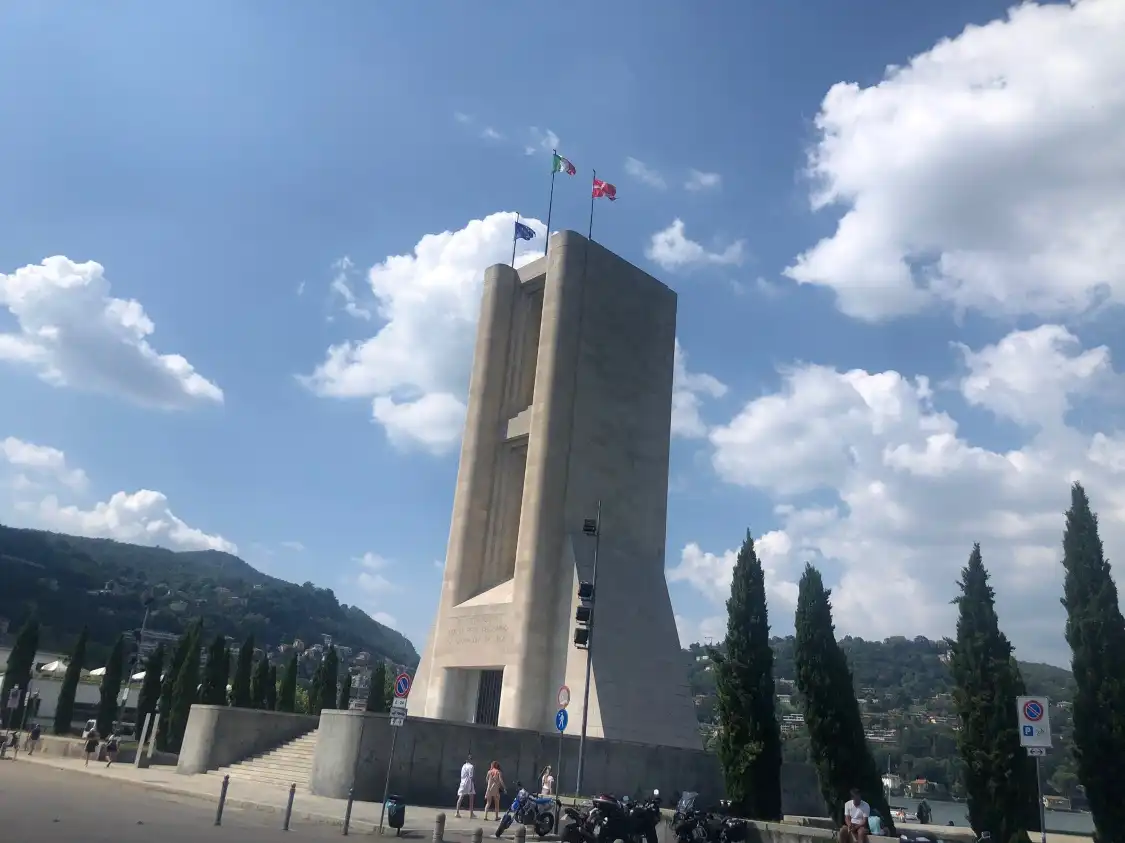 Hotel dekat Monumento Ai Caduti