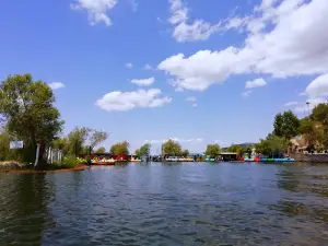 دریاچه زریبار