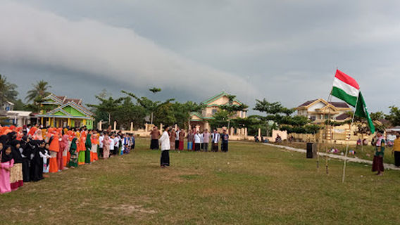 Alun - Alun Dan Lapangan Sepak Bola Catur Tunggal