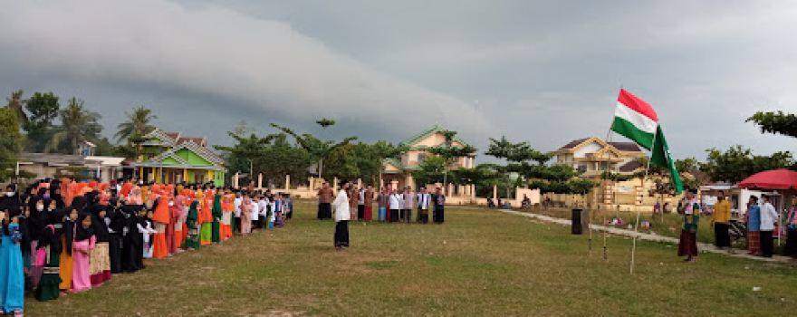 Alun - Alun Dan Lapangan Sepak Bola Catur Tunggal