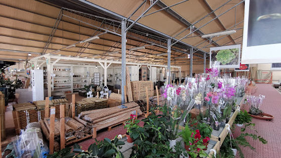 Extra Garden Center
