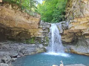 Waterfall Leap of Pie (Auzet)