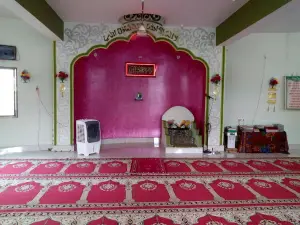 Nurani Jama Masjid, Mukutban