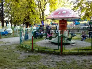 Skver Druzhby
