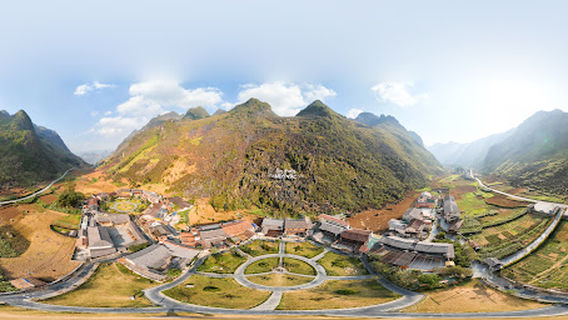 Pavi Hmong Village
