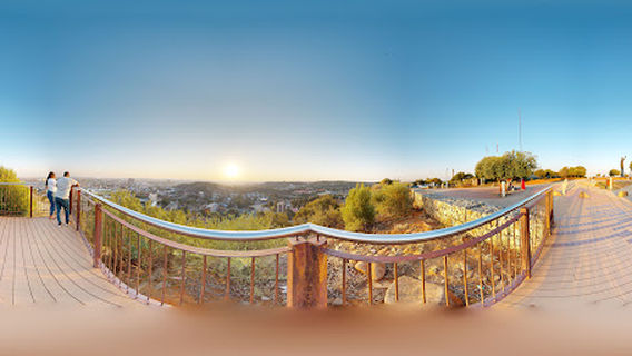 Nelson Mandela Statue