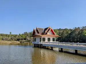 Wat Tham Pheka
