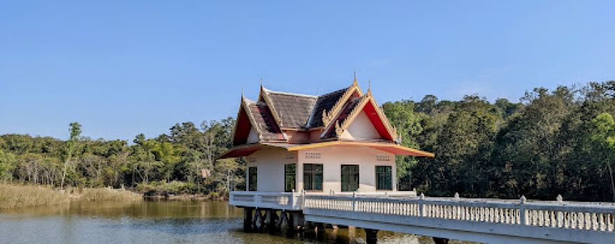 Wat Tham Pheka