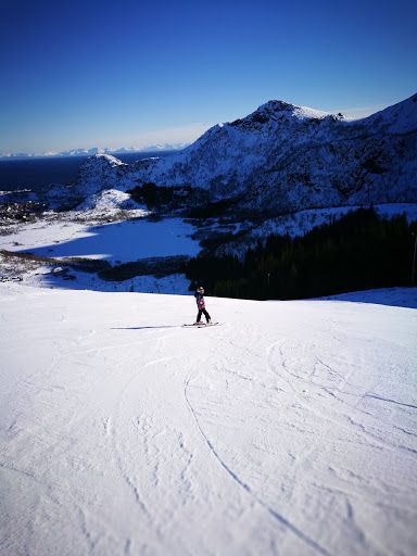 Lofoten snowboard- og alpinsenter