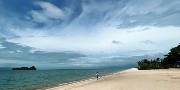 Tanjung Rhu Beach