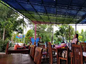 Kolam Renang SURYA Water Boom