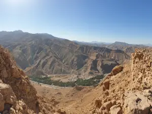 Sa'al Stairs Trail starting point
