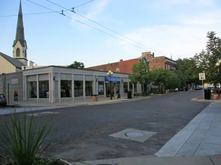 Các khách sạn gần Oregon District