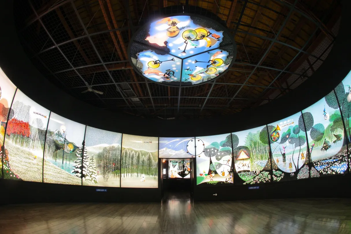 1_Shadow-cut picture, glass, music box museum of the world