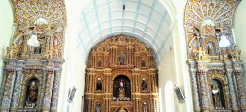 โรงแรมในดามัน