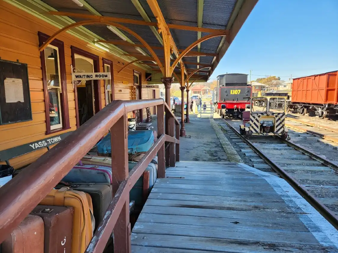 Hotels near Yass Railway Museum