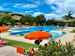 Piscina VILLAGGIO ARANCIONE
