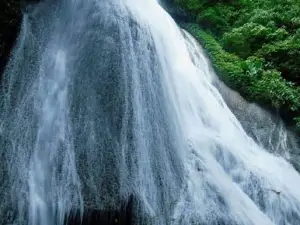 Wisata Alam Air Terjun Tsabet
