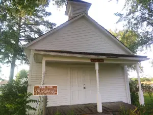 Saline County Area Museum (Saline Creek Pioneer Village and Museum)