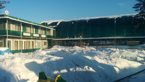 Pilot, entertainment center